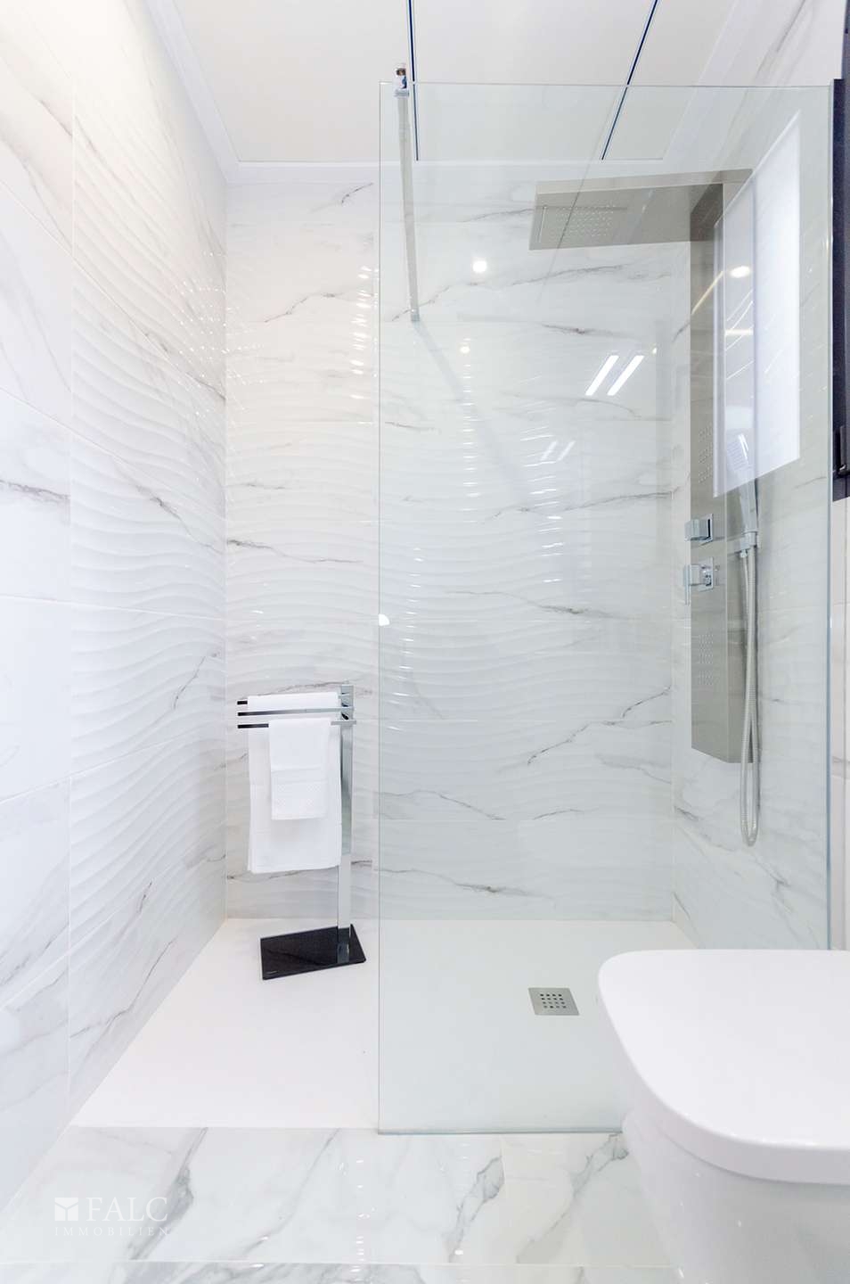 Badezimmer erstes Schlafzimmer